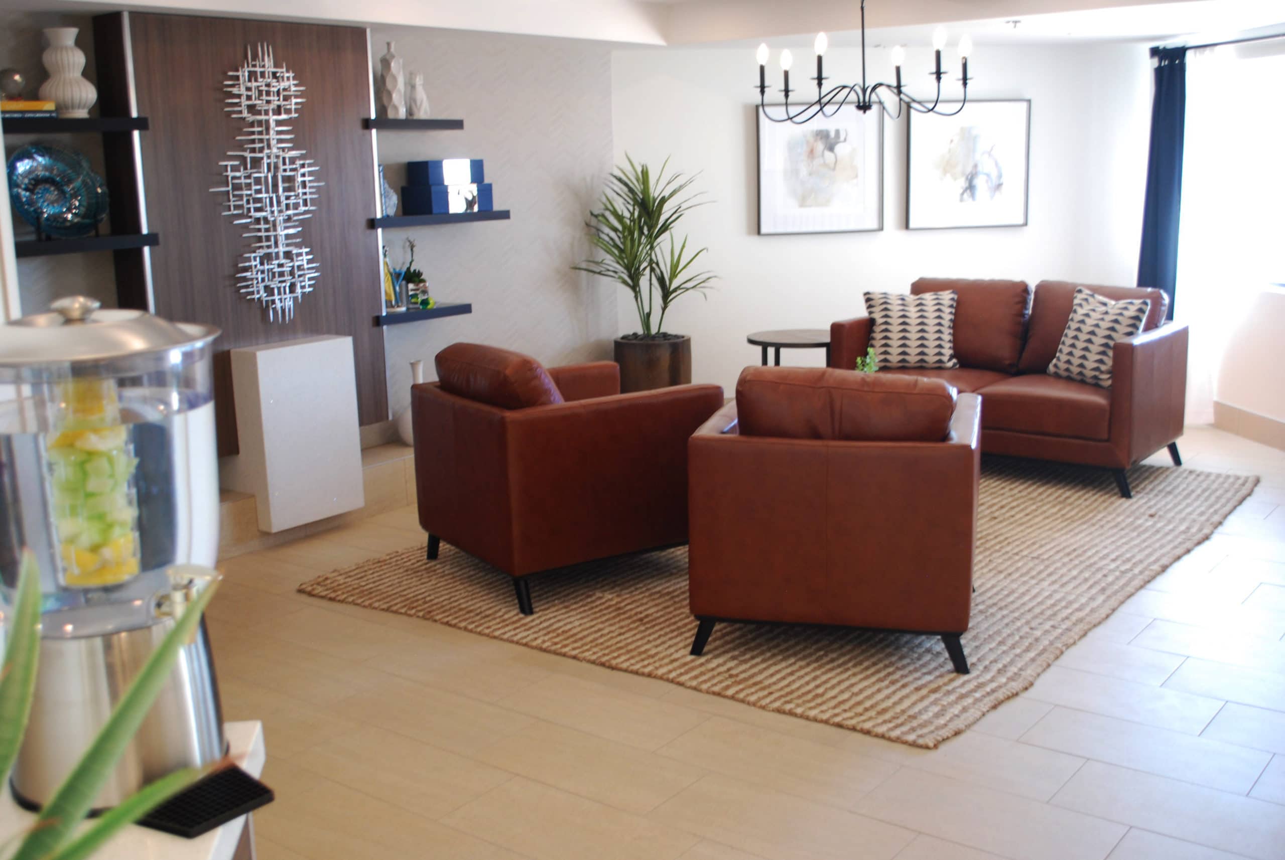Haven Health Saguaro Valley Front sitting area