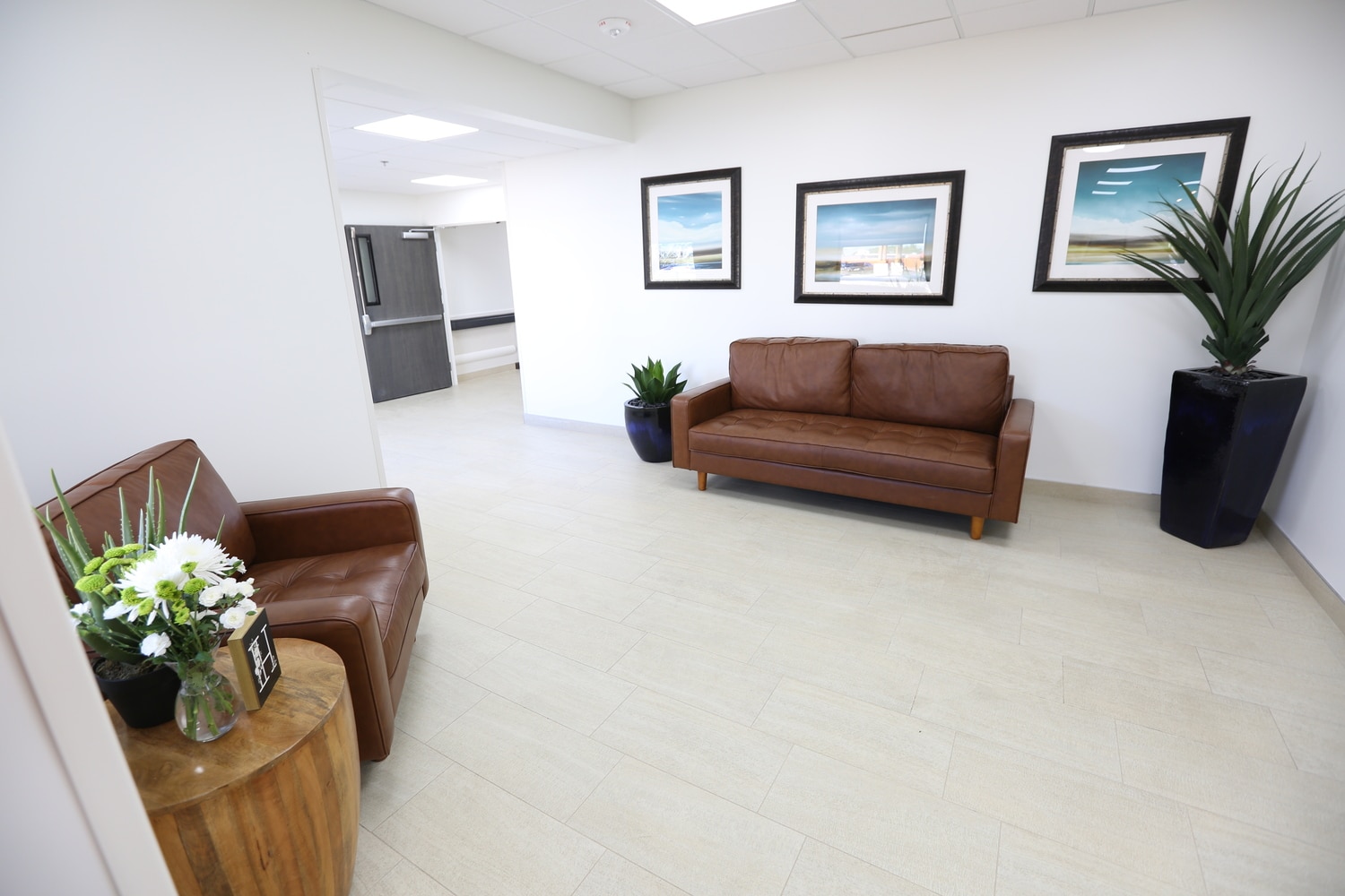 Interior sitting room at Haven Health Sierra Vista