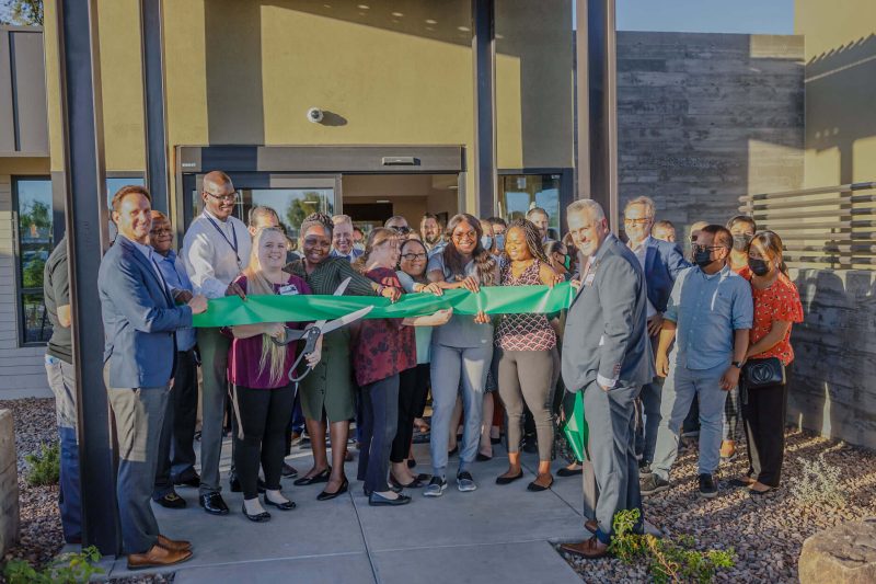 ribbon cutting at Haven Health Phoenix