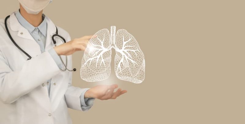 Illustration of lungs with doctor