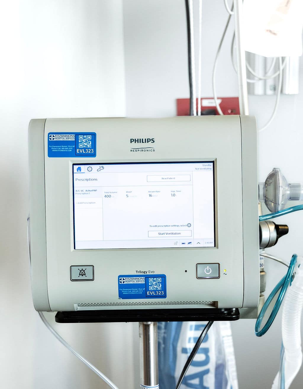 Haven Health Sky Harbor patient room equipment