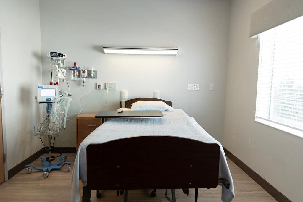Haven Health Sky Harbor patient room
